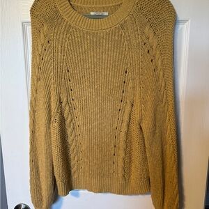 American Eagle mustard yellow cozy sweater perfect for fall 🍂
